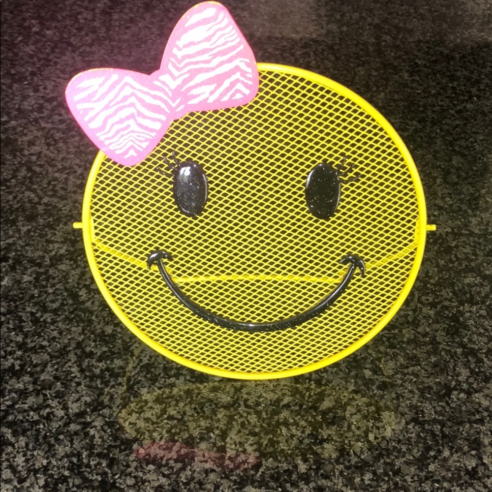 Smiley Decorative earring holder Justice